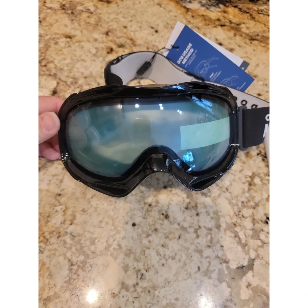 Outdoor Master Ski Goggles With Cover Snowboard Snow Goggles OTG.  NEW